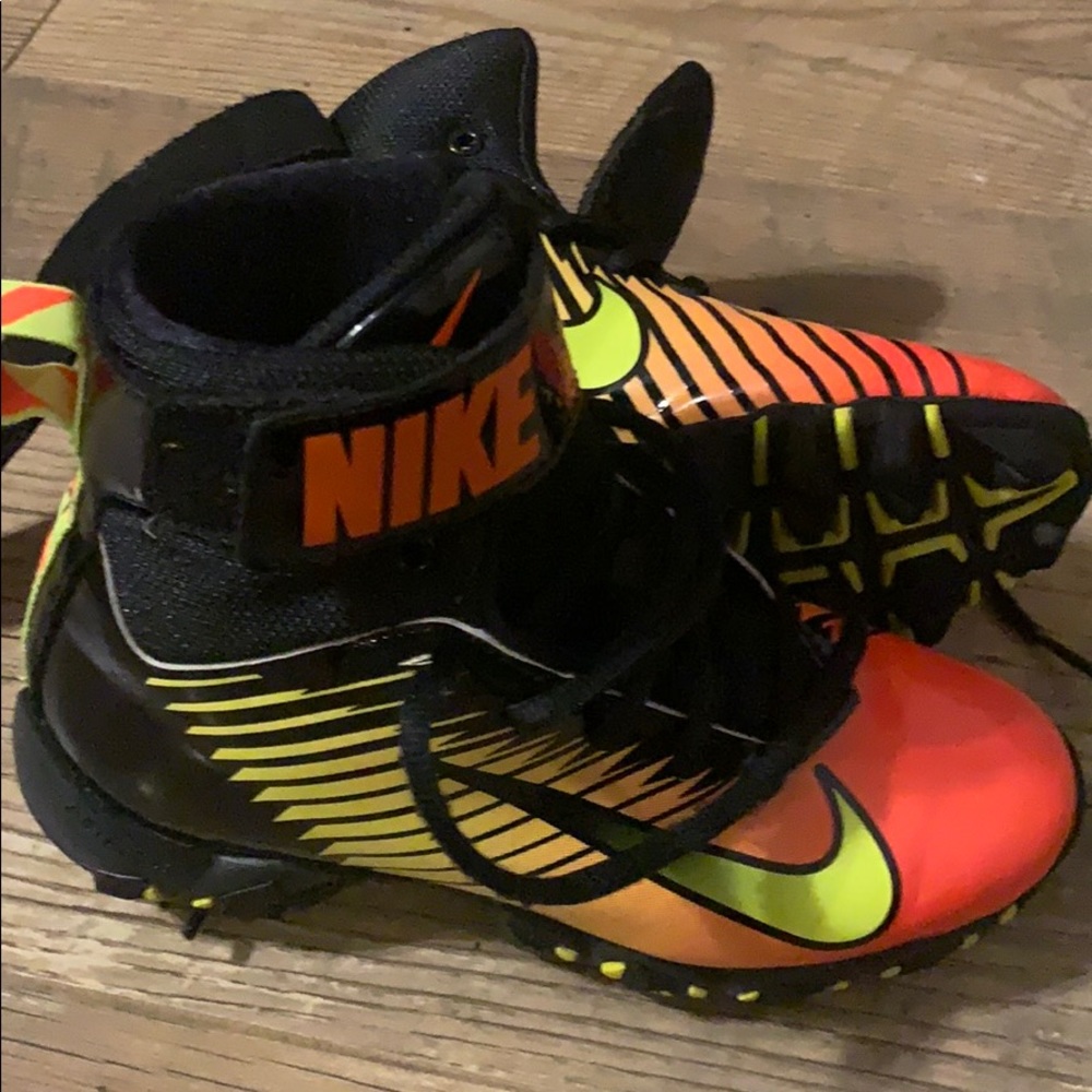 Football cleats